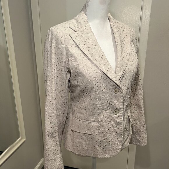 NWT NY & Company Tan Embroidered Eyelet Two button Blazer, Size 8 - Picture 5 of 16
